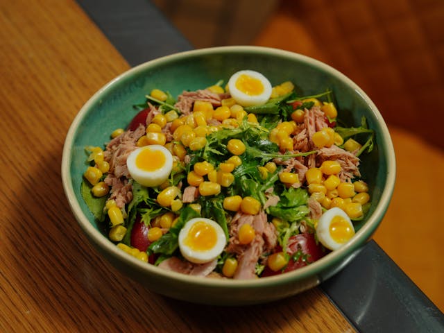 Salad with shrimp